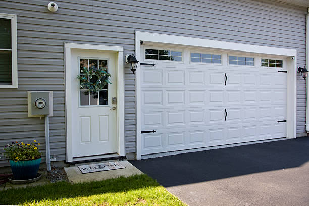 24/7 Emergency Garage Door Panel Replacement experts in Fruitport, MI